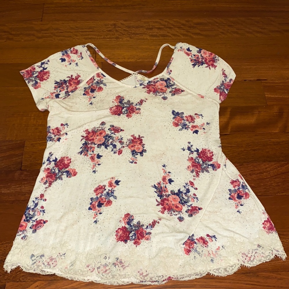 White Shirt with Flowers and Lace Bottom